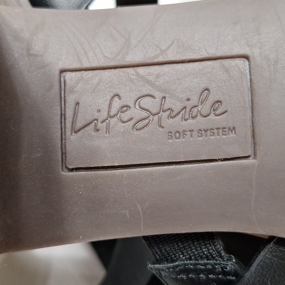 Life Stride Heritage Soft System Cushioned Insole Comfort Block Heel Sandals 9.5 — image 7 of 8